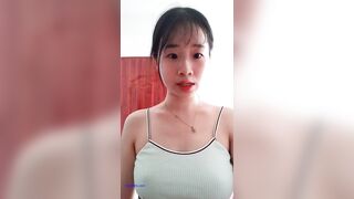 大一青澀學妹全裸舞動+高難度瑜伽 身體柔軟度高 可解鎖很多性愛姿勢 完美露臉