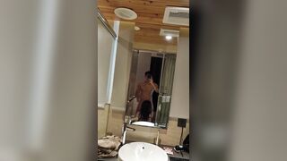 健身小哥酒店約炮極品美女 從洗手間幹到床上
