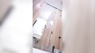 公廁偷拍 後拍視角偷拍多人