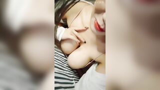 豐滿坦克型小少婦 胸前車燈閃亮適合乳交 水超多