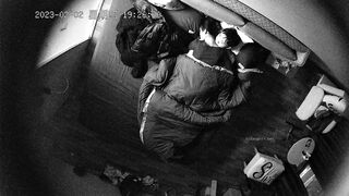 酒店偷拍學生情侶 處女白虎妹羞澀 男友想仔細看逼被她說變態