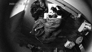 酒店偷拍學生情侶 處女白虎妹羞澀 男友想仔細看逼被她說變態