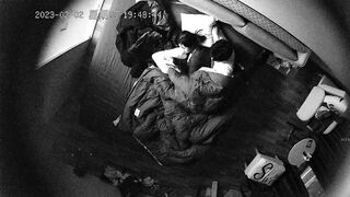 酒店偷拍學生情侶 處女白虎妹羞澀 男友想仔細看逼被她說變態