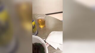 泡良大神小洋哥 放兌春藥 騷勁上來 叫聲震天 3P還不滿足