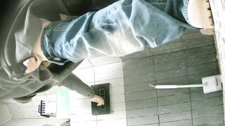 【廁拍】全景前後雙角度 極品刮毛騷貨 -18