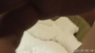 四眼胖妹，淫水聲很大，騙我是第一次，直接偷偷內射 1