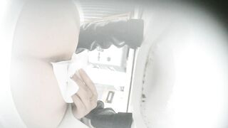 【廁拍】全景前後雙角度 極品刮毛騷貨 -07