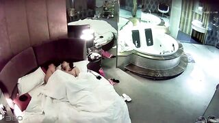 酒店偷拍年輕美女和男友玩顏面騎乘 玩爽了洗完澡再來一炮 2