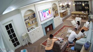 【攝影機偷拍】性癮少婦頻繁自慰 每月高達二十次！！-01