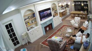 【攝影機偷拍】性癮少婦頻繁自慰 每月高達二十次！！-01