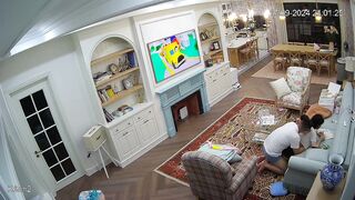 【攝影機偷拍】性癮少婦頻繁自慰 每月高達二十次！！-01