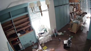 【攝影機偷拍】性癮少婦頻繁自慰 每月高達二十次！！-11