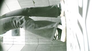 【廁拍】全景前後雙角度 極品刮毛騷貨 -21