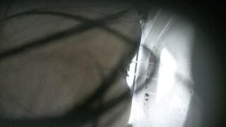 【廁拍】全景前後雙角度 極品刮毛騷貨 -05