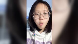 【A級洩密】眼鏡妹清純外表下沒想到這麼淫蕩，愛約炮愛自慰1