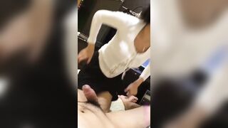 短髮美女被粗屌男友 愛不釋手 狠不得馬上騎上大屌來一發