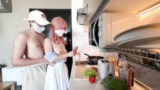 廚房艷情 妹妹在家一邊做愛一邊做飯 嫩穴早餐誰受得了