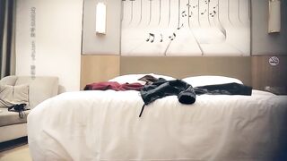 【七天極品探花】極品女神，罕見美乳又大有粉，鮑魚乾淨粉嫩水多，淫蕩溫柔風情萬種，激情啪啪