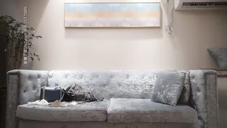 小寶尋花 JK裝萌女孩騎身上調情，沙發上位騎坐再到床上操後入猛操