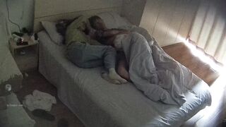 攝影機偷拍學生情侶 渣男趁白襪女友不注意取下套子內射兩次1