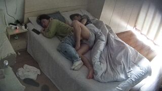 攝影機偷拍學生情侶 渣男趁白襪女友不注意取下套子內射兩次1