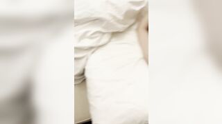 綠帽男帶著極品女友酒店找朋友一起來玩3P-5